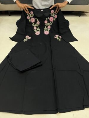 Alternative view of Featuring Beautiful Suit Sets in PURE COTTON 60 60 Top pent with, it is beautifully decorated with Cotton 60 60 desgins