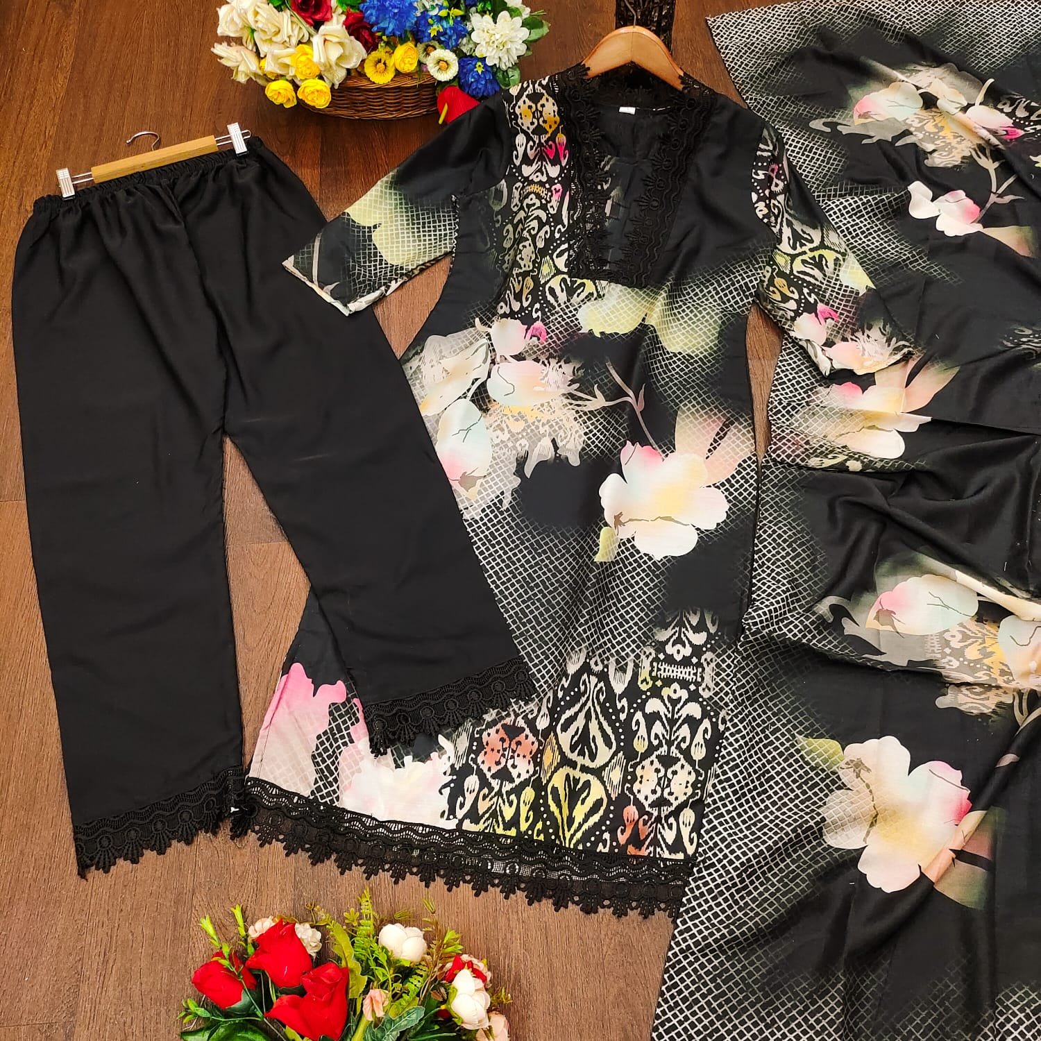 Hot and Latest Kurta set - Image 2