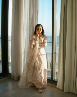 👗Launching New 💃 Đěsigner Party Wear Look Pur Natural Crepe Top & Palazzo With Dupatta set