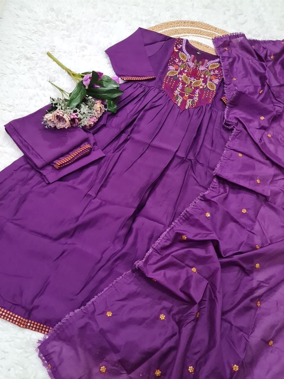 HEAVY VISCOSE CHANDER WITH SEQUENCE EMBROIDERY WORK - Image 3