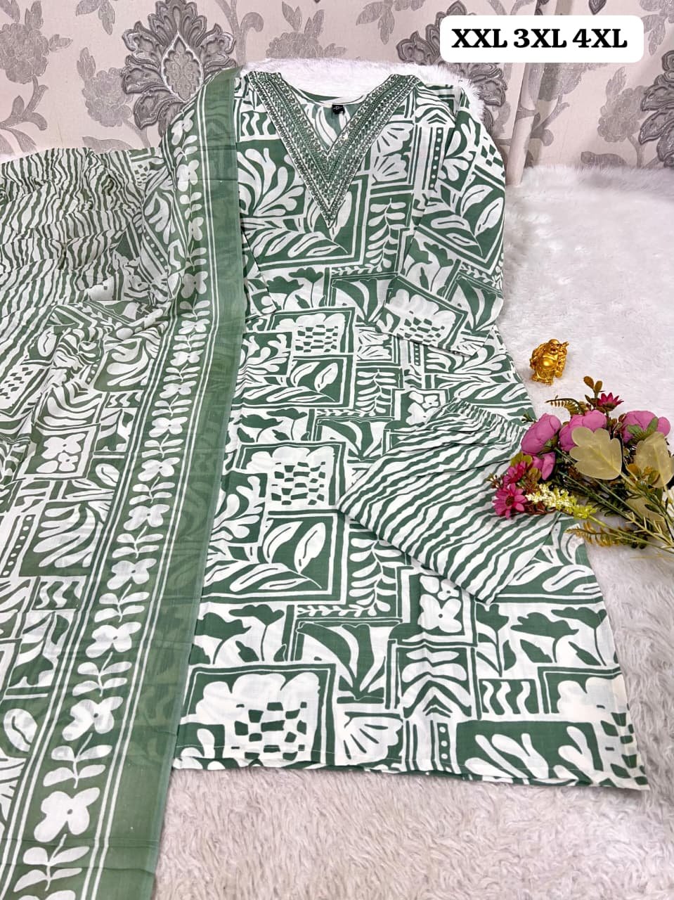 Cotton kurti pant printed duppata set with work patti on neck🪡 - Image 3