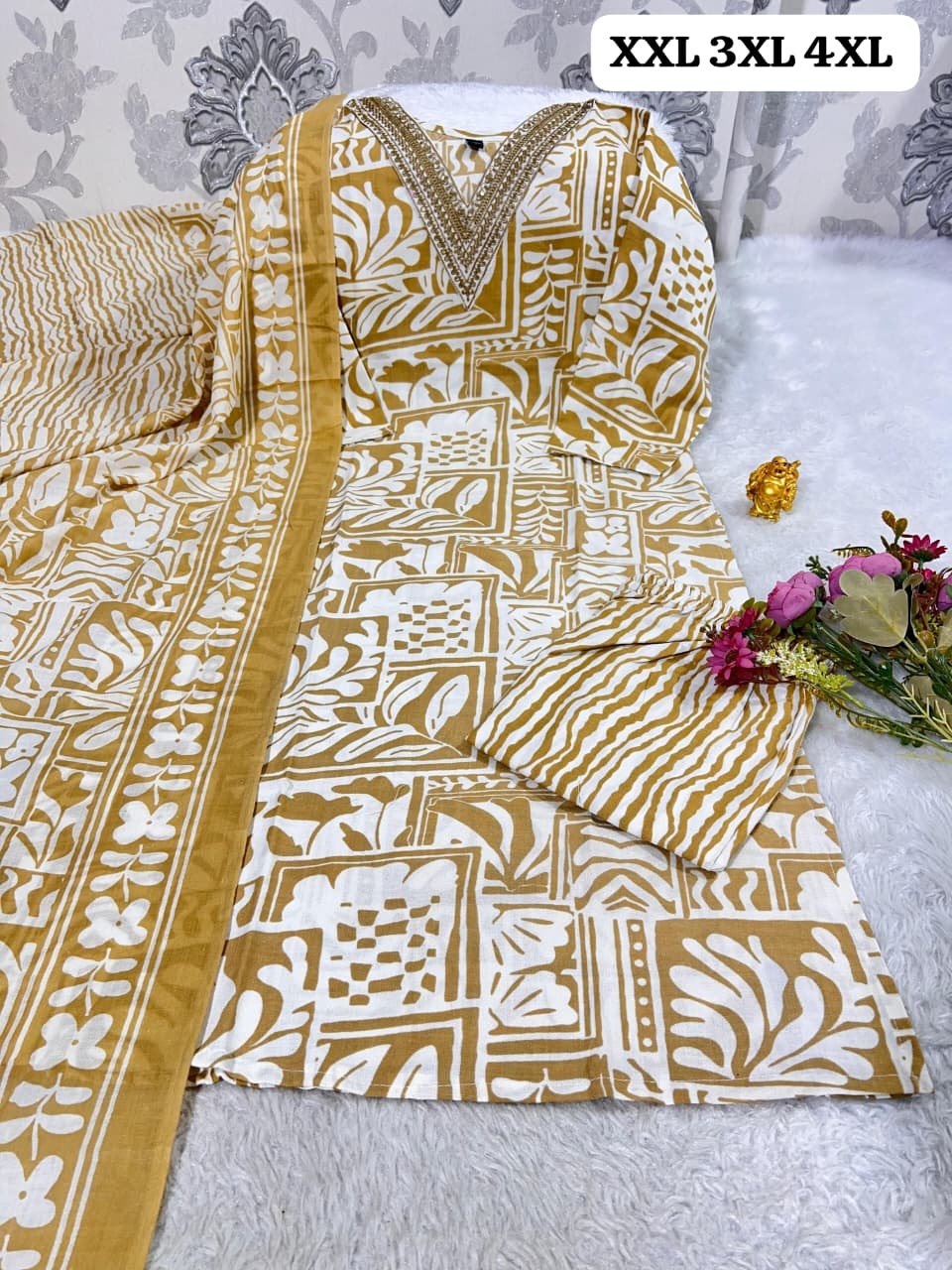 Cotton kurti pant printed duppata set with work patti on neck🪡 - Image 2