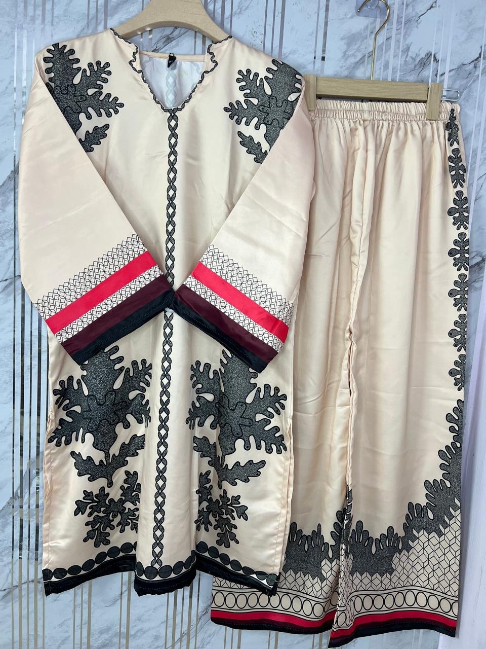 EXQUISITE BEAUTIFUL PRINTED CO-ORDS💖 - Image 2