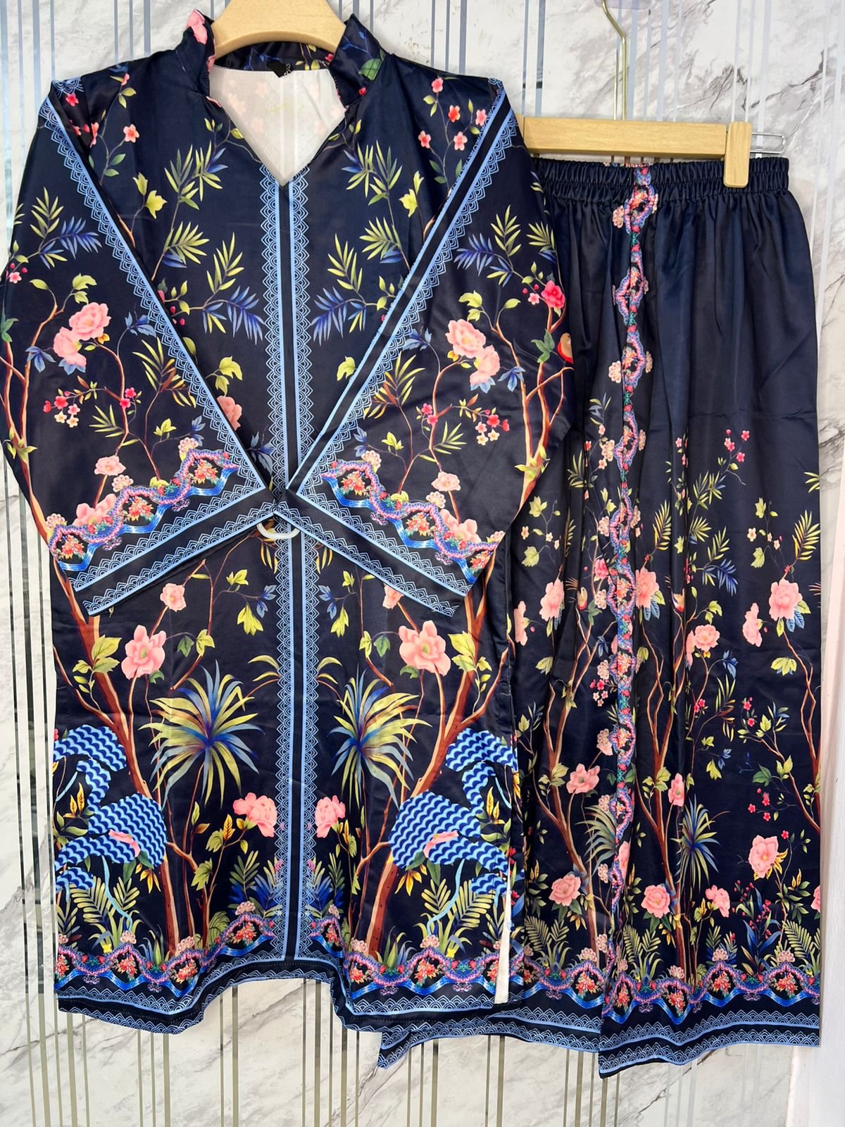 EXQUISITE BEAUTIFUL PRINTED CO-ORDS - Image 2