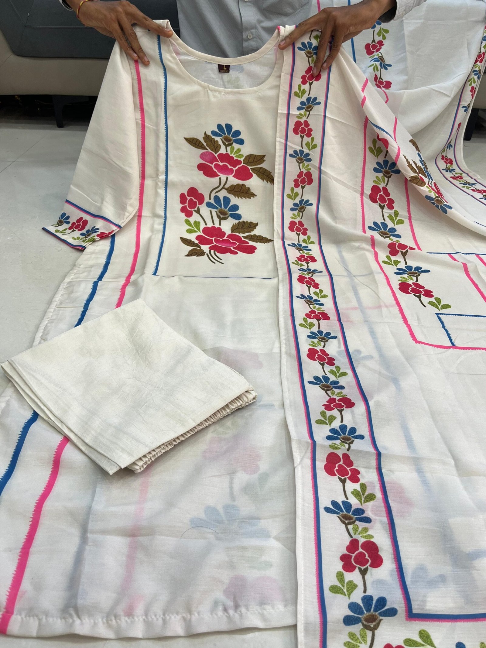 Abstract summer muslin set printed floral on kurta &slit with highlights and beautiful placed duppata - Image 2