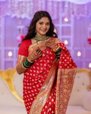 Alternative view of Silk Saree from the LAZUKI store is adorned with beautiful Zari work in form of traditional motifs. This beautiful saree is elegantly decorated with gorgeous Solid Jacquard weave that gives a perfect look to the outfit.