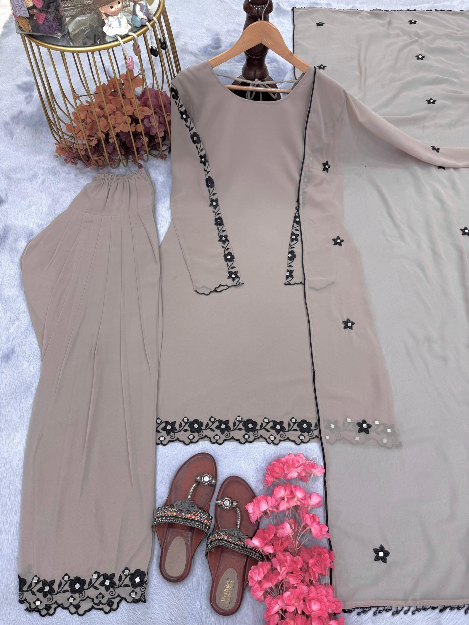 👗Launching New 🦋 Đěsigner Party Wear Look top with farshi plazzo - Image 2