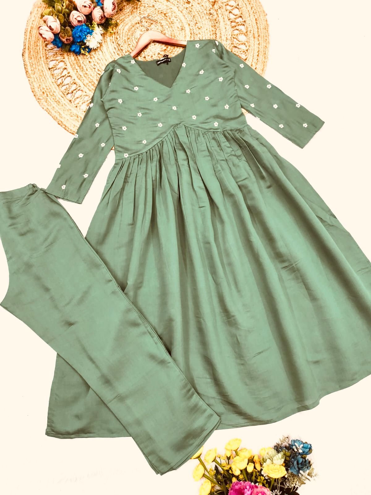 Introducing our latest sensation: the ultimate comfort co-ord set in luxurious Roman Silk fabric. With a charming accent, it’s perfect for staycations or celebration. Embrace the season in style with this utterly gorgeous ensemble, a must-have for your wardrobe! - Image 2