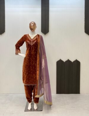 2025 VELVET COLLECTION FOR THIS WINTER SEASON OUR EXCLUSIVE 3 PIECE PANT PAIR WITH BEADS AND SEQUENCE EMBROIDERY WORK✨