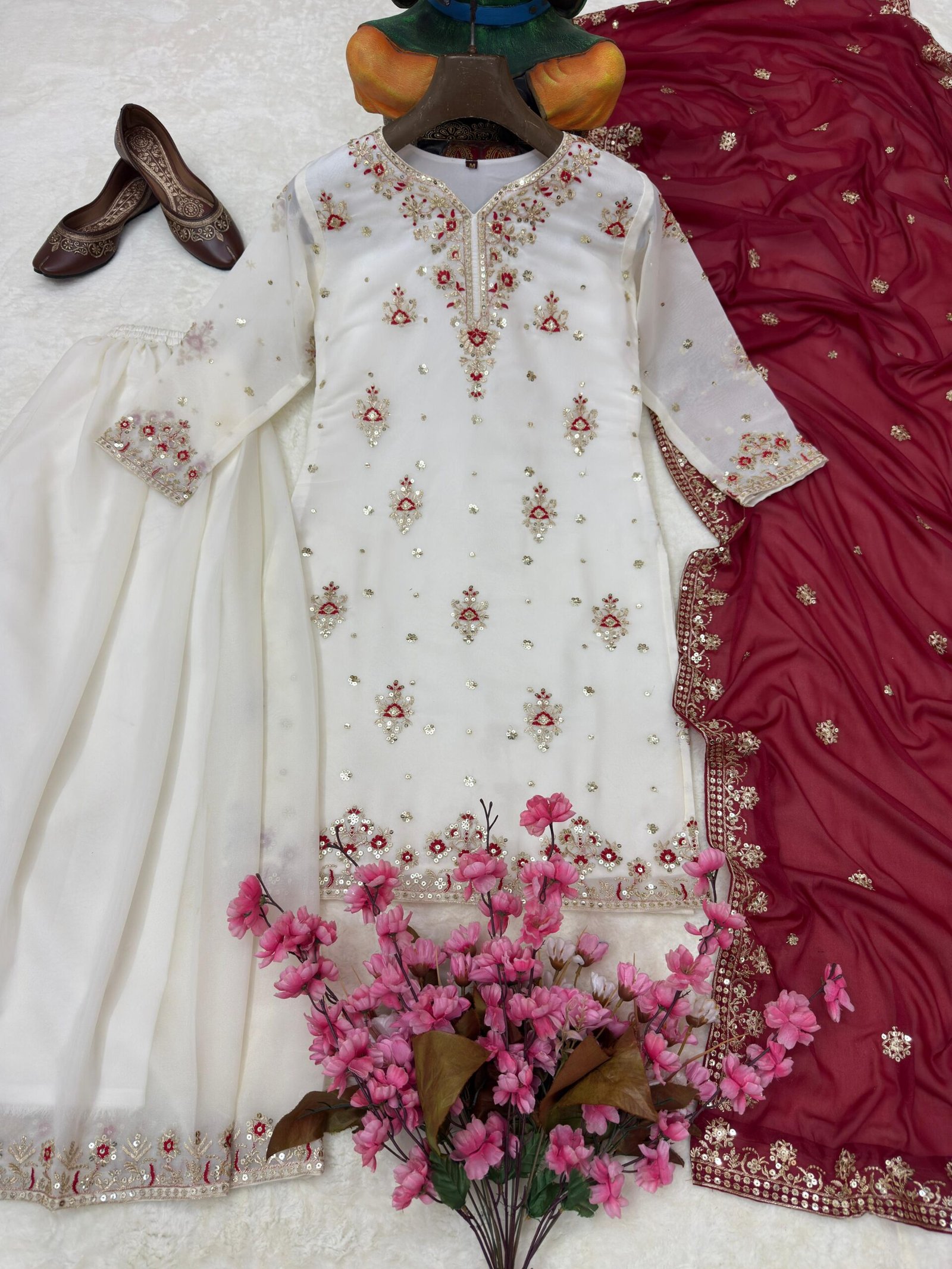 🖤💖💐ENHANCE THE BEAUTY OF YOUR WARDROBE WITH THIS NEWLY LAUNCHED KURTI & PLAZZO SET💐🤍♥️ - Image 2