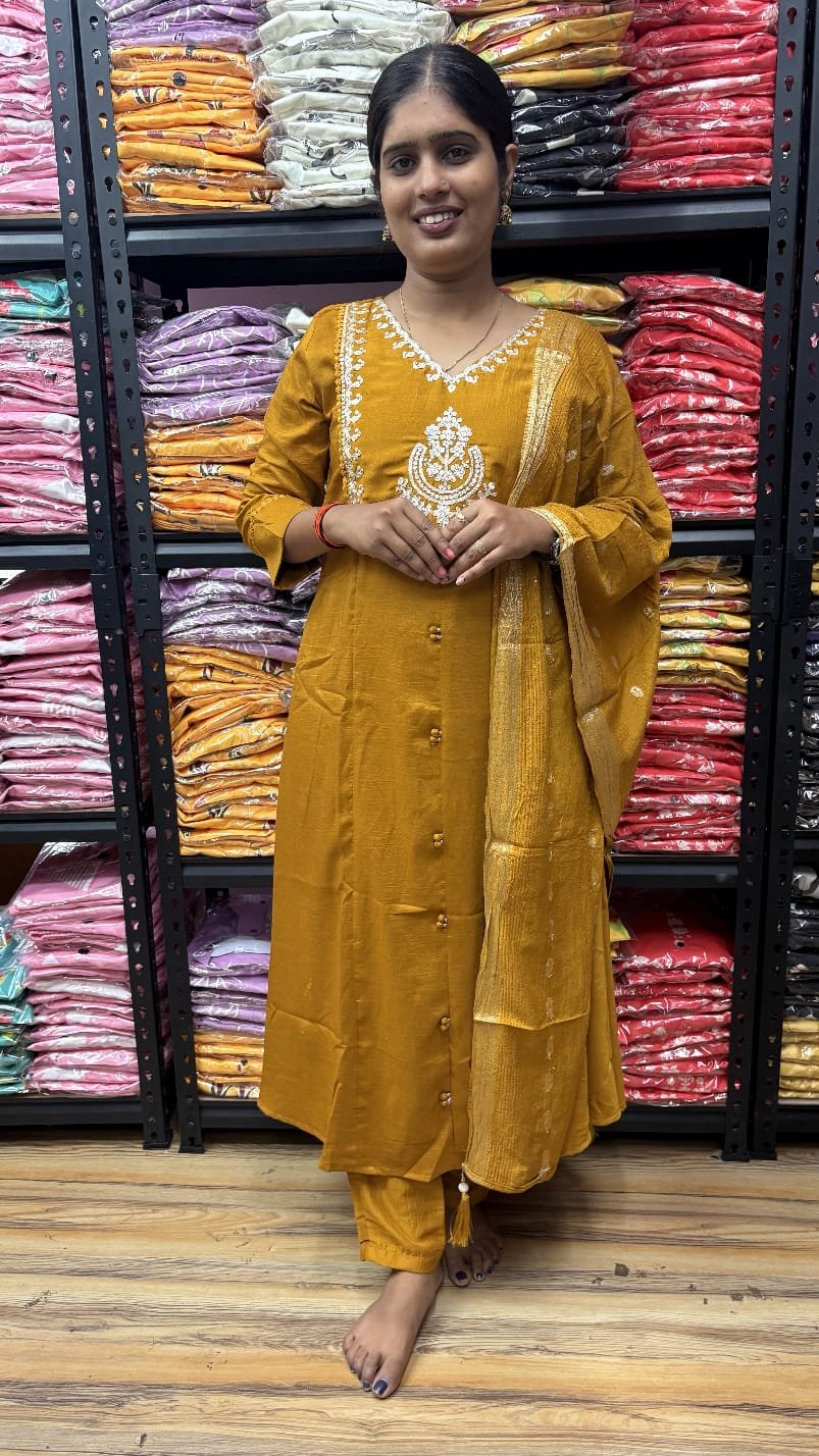 Anarkali kurta set For a festive gathering, you’ll can opt for our Kali pattern with beutiful work on yoke Anarkali kurti Set.. - Image 8