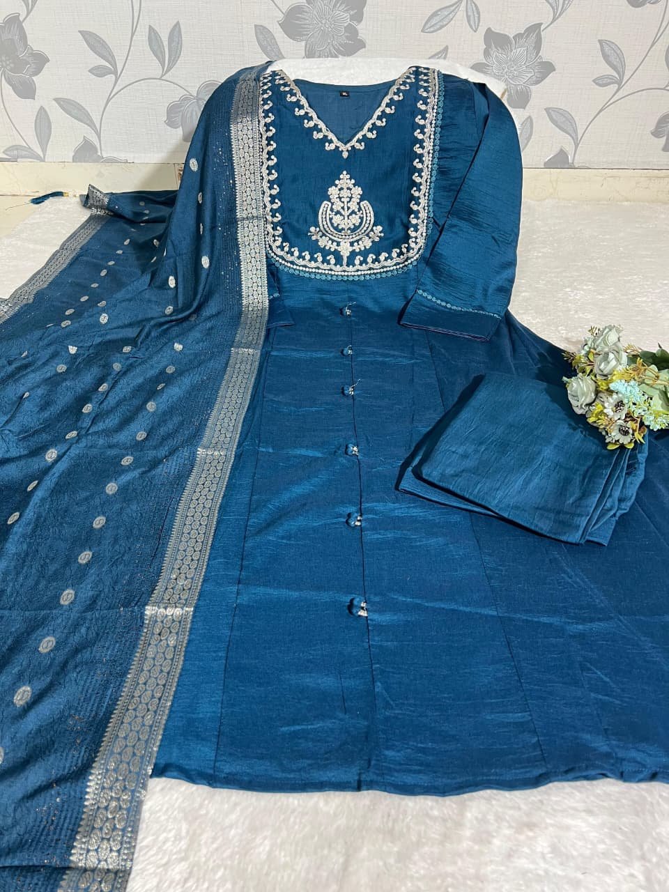 Anarkali kurta set For a festive gathering, you’ll can opt for our Kali pattern with beutiful work on yoke Anarkali kurti Set.. - Image 3