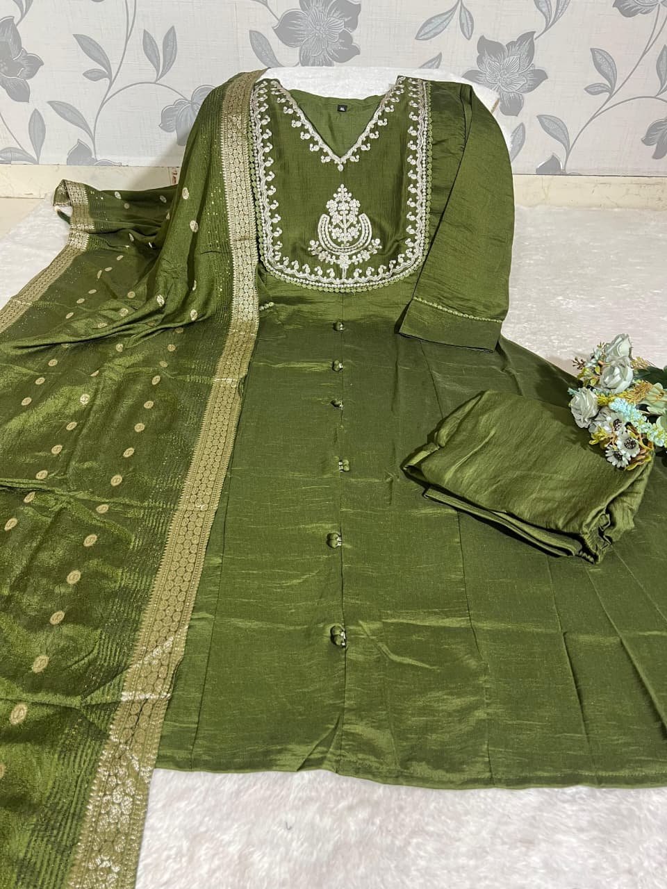 Anarkali kurta set For a festive gathering, you’ll can opt for our Kali pattern with beutiful work on yoke Anarkali kurti Set.. - Image 5