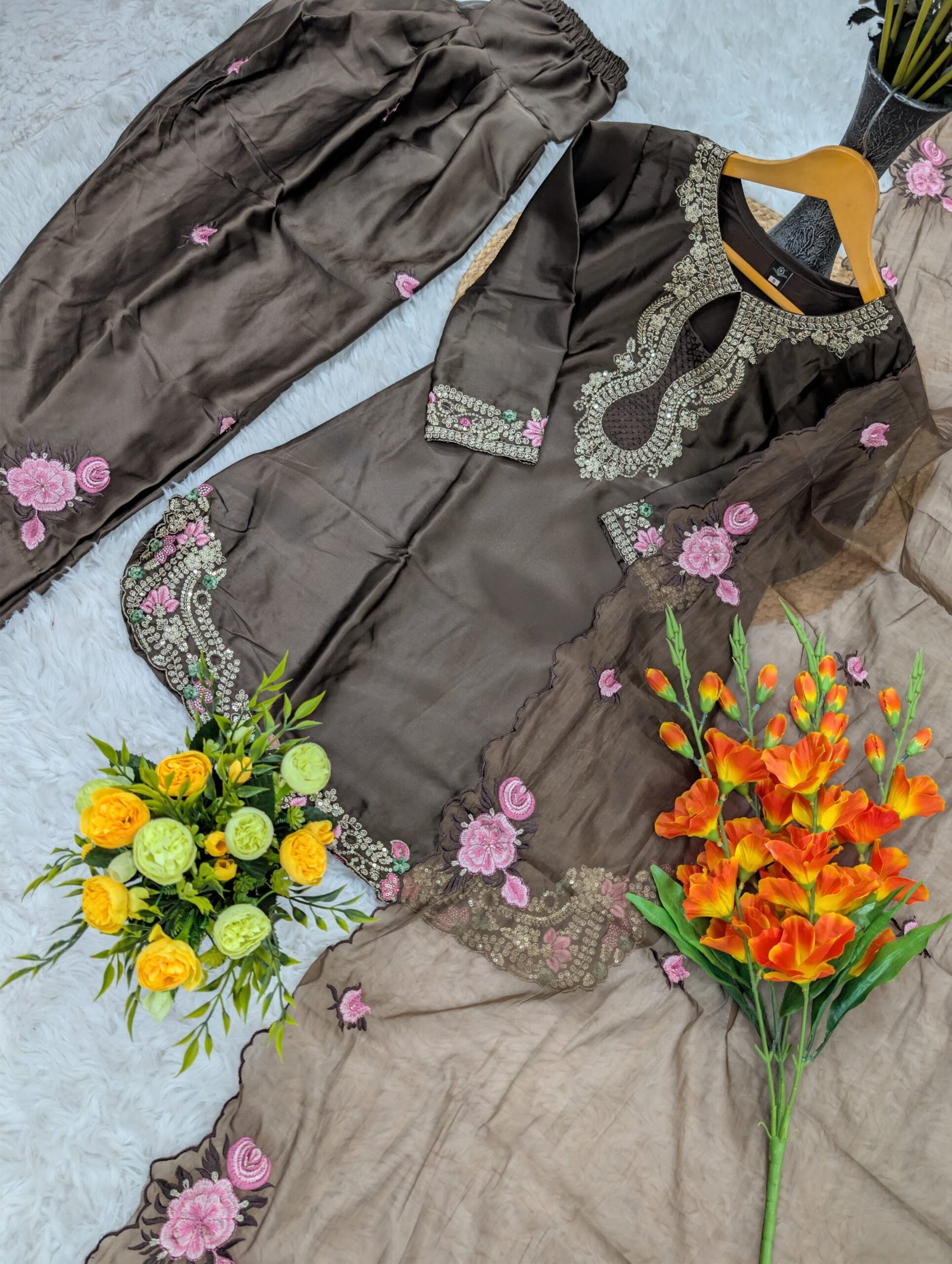 WOMEN'S PURE JAPAN SATIN KURTA SET'S - Image 7