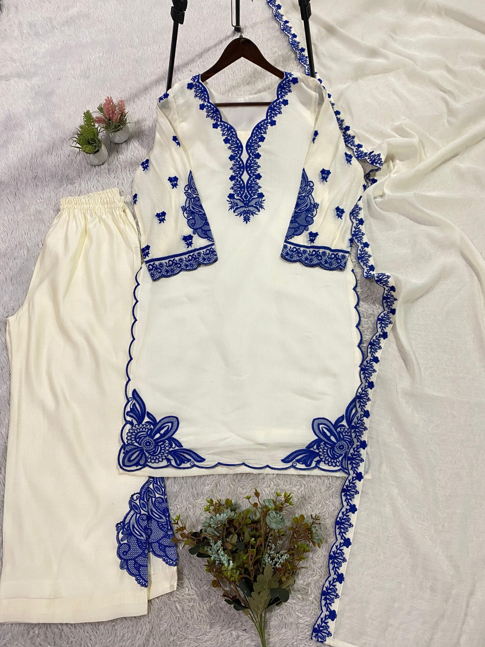 HANIA AMIR INSPIRED THIS SUMMER SEASON WEAR PAKISTANI SUIT WITH EMBROIDERED TOP, PLAZZO AND DUPATTA - Image 6