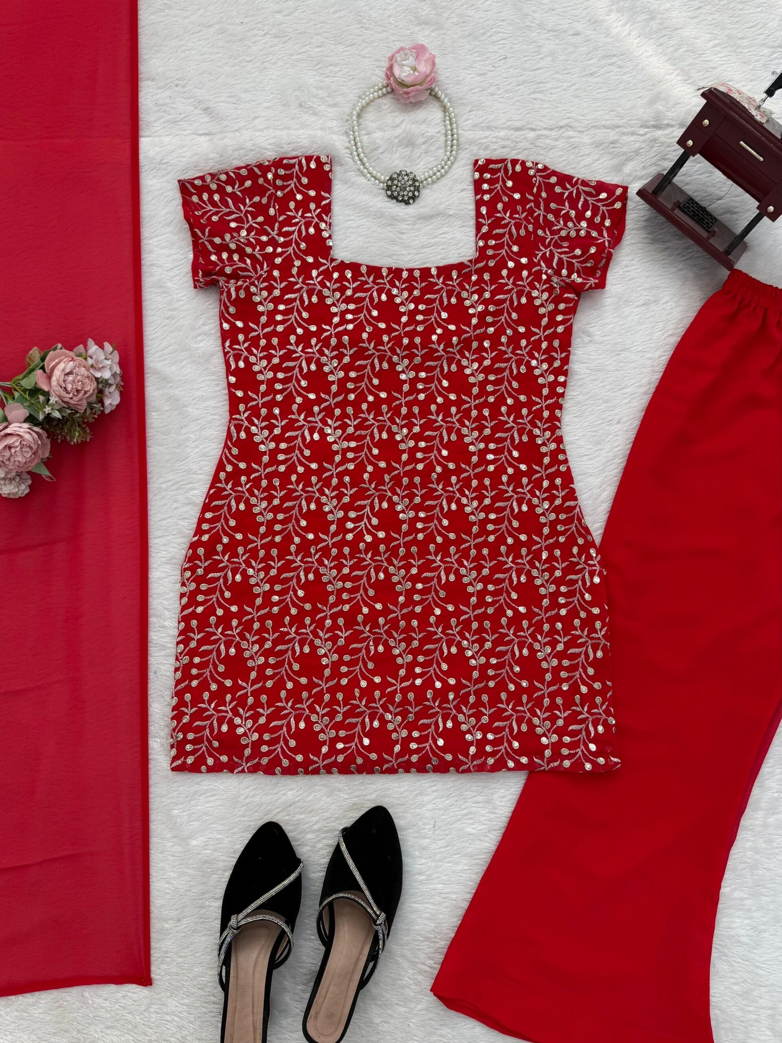 Designer Timeless 90’s Style iconic Set – Elegant Ethnic Wear Crafted in Classy Tones with Premium Fabric & Detailing - Image 2