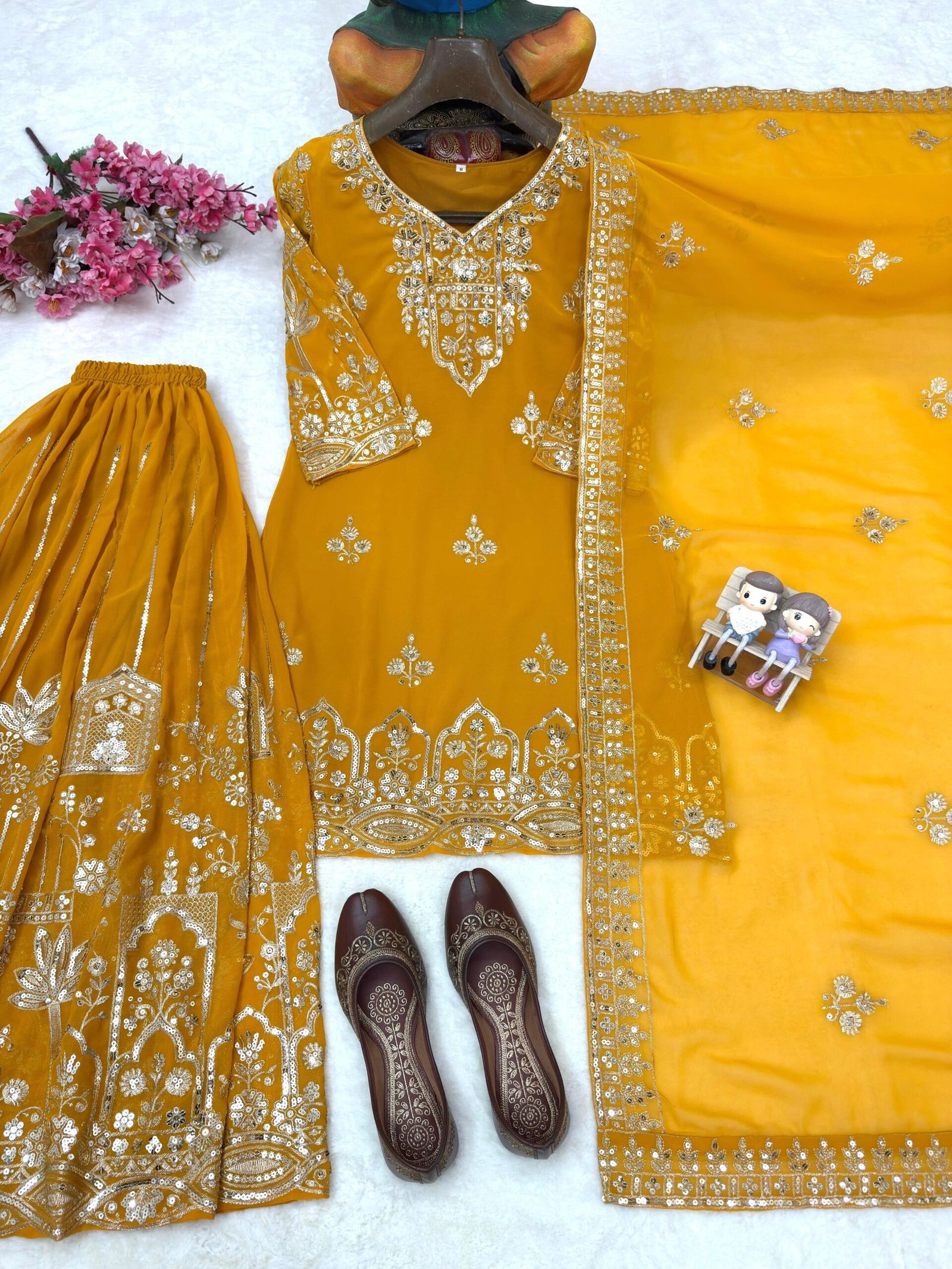 Most viral eid design ENHANCE THE BEAUTY OF YOUR WARDROBE WITH THIS NEWLY LAUNCHED KURTI & FLARED PLAZZO SET - Image 6