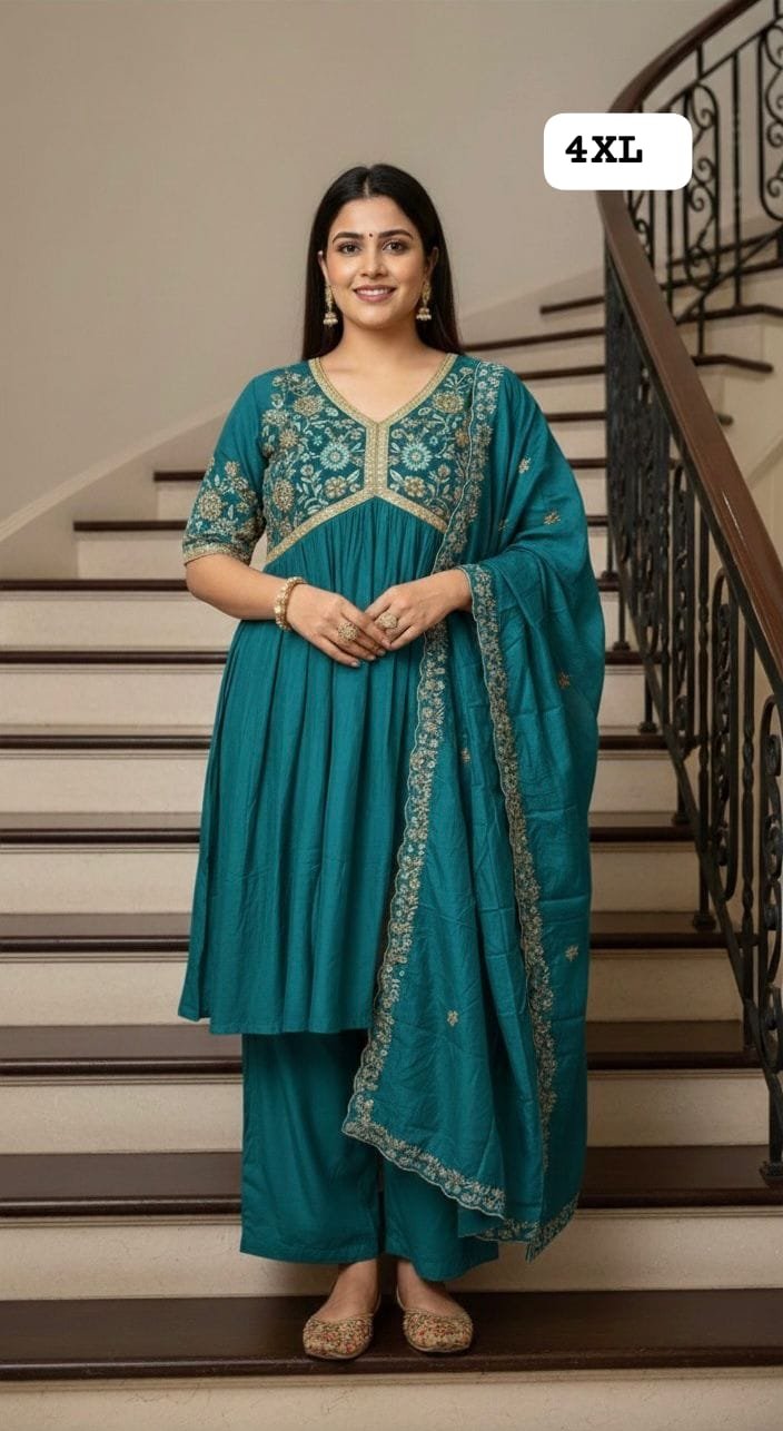 Don't wear what fashion designers tell you to wear. Wear what they wear - Image 3