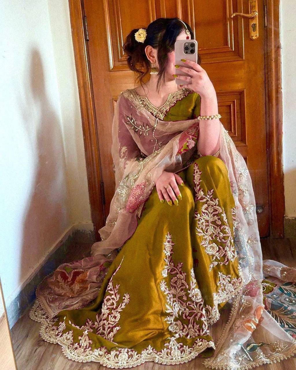 STITCHED NEW SUPER HIT 5 COLOUR EXCLUSIVE DESIGNER HEAVY CHINON WITH SEQUANCE EMBROIDERY WORK SUIT WITH FULL FLAIR WORK GHARARA CODE :-AK-1872 - Image 7