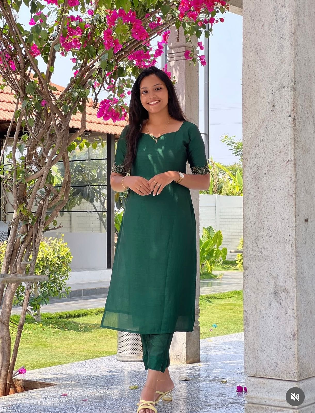 stitched REFERENCE PIC AND REAL PIC ATTACHED COLOR SLIGHTLY DIFFERENT DUE TO CAMERA SETTINGS