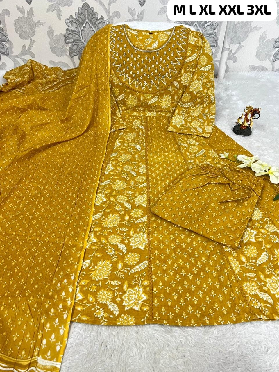 stitched Elegant Purple Anarkali Kurti jisme khoobsurat floral hand-block print ya screen print ka kaam hai. - Image 4