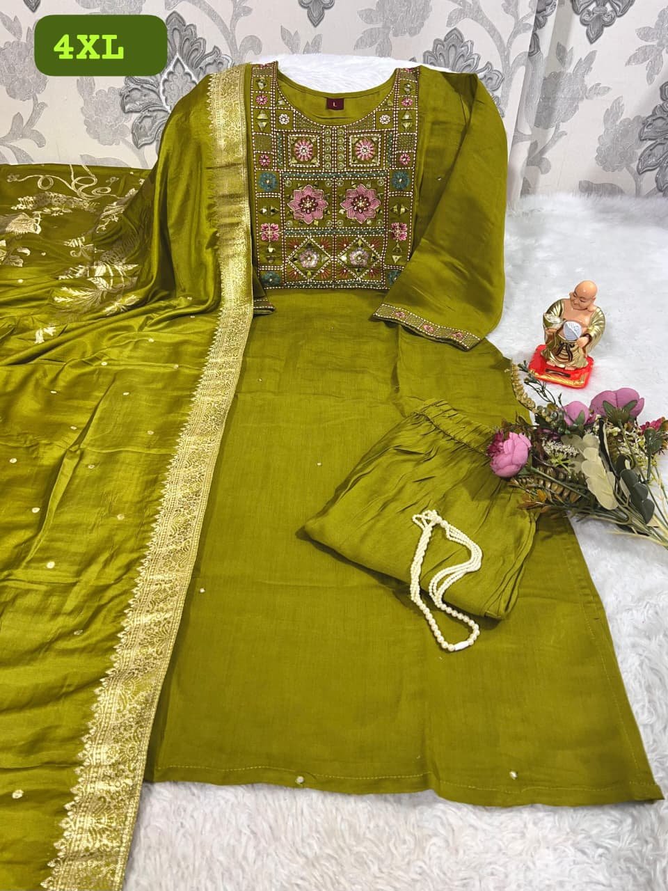 stitched Get ready for your brunches, weekend getaways and vacays with our newly launched *HAND WORK KURTI WITH DUPATTA PENTS SET WITH HEAVY WORK*🪡 - Image 5