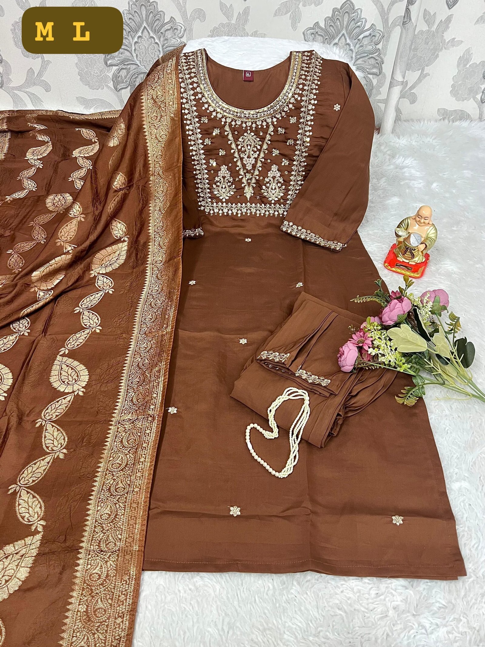 stitched Get ready for your brunches, weekend getaways and vacays with our newly launched*HAND WORK KURTI WITH DUPATTA PENTS SET WITH WORK ON SLEEVS*🪡 - Image 4