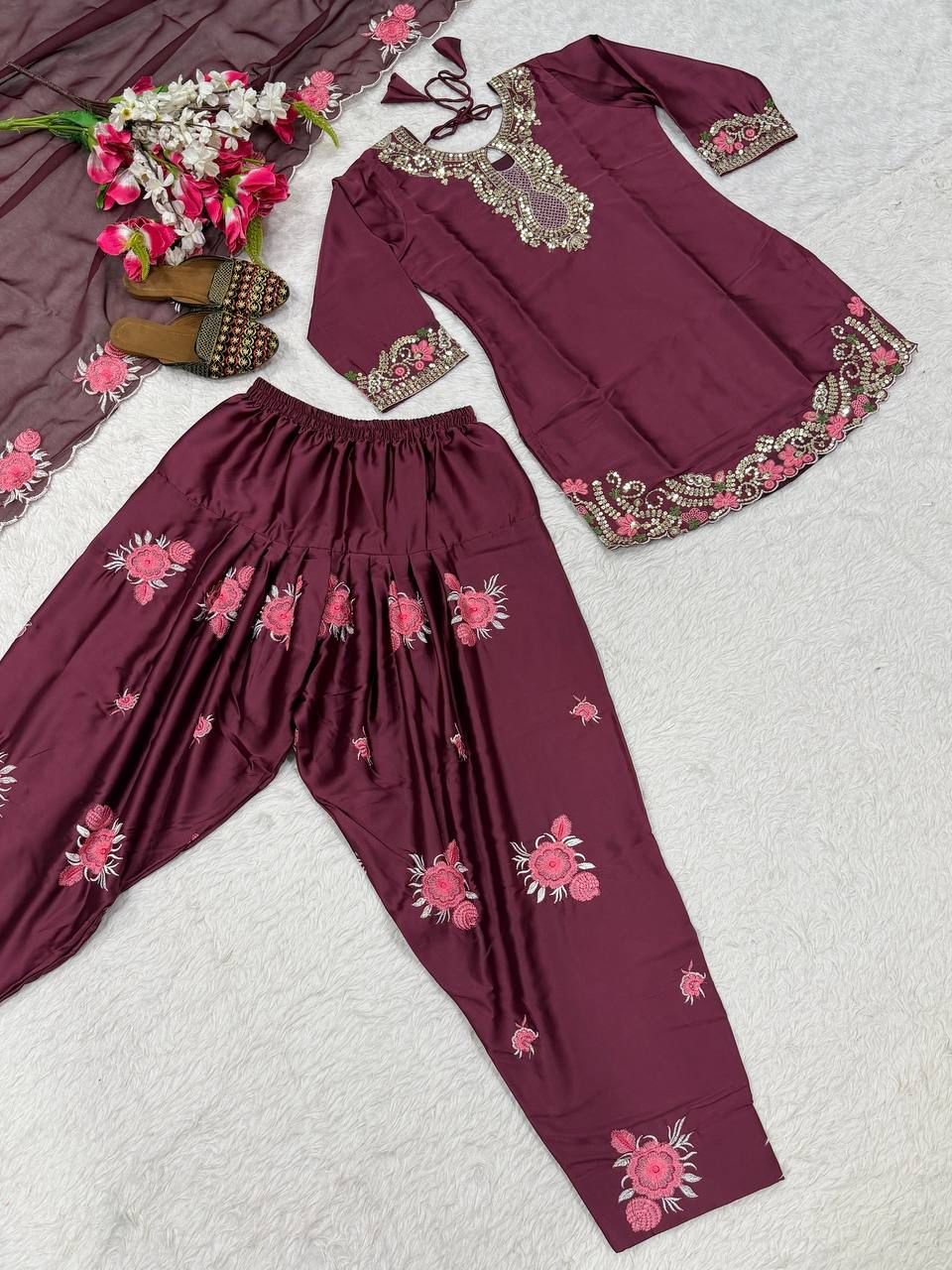 stitched Launching New Đěsigner Party Wear Look top with farshi salwar (AK-3081) - Image 6