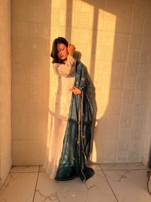 Alternative view of stitched Real Modeling Product AK-3159