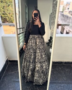 stitched This top made from Hakuba and soft muslin fabric with kalamkari print and 4 meter flair for charming looks