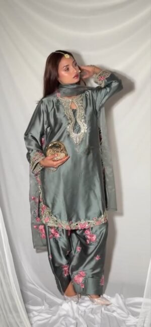 stitched Launching New  Đěsigner Party Wear Look top with farshi salwar