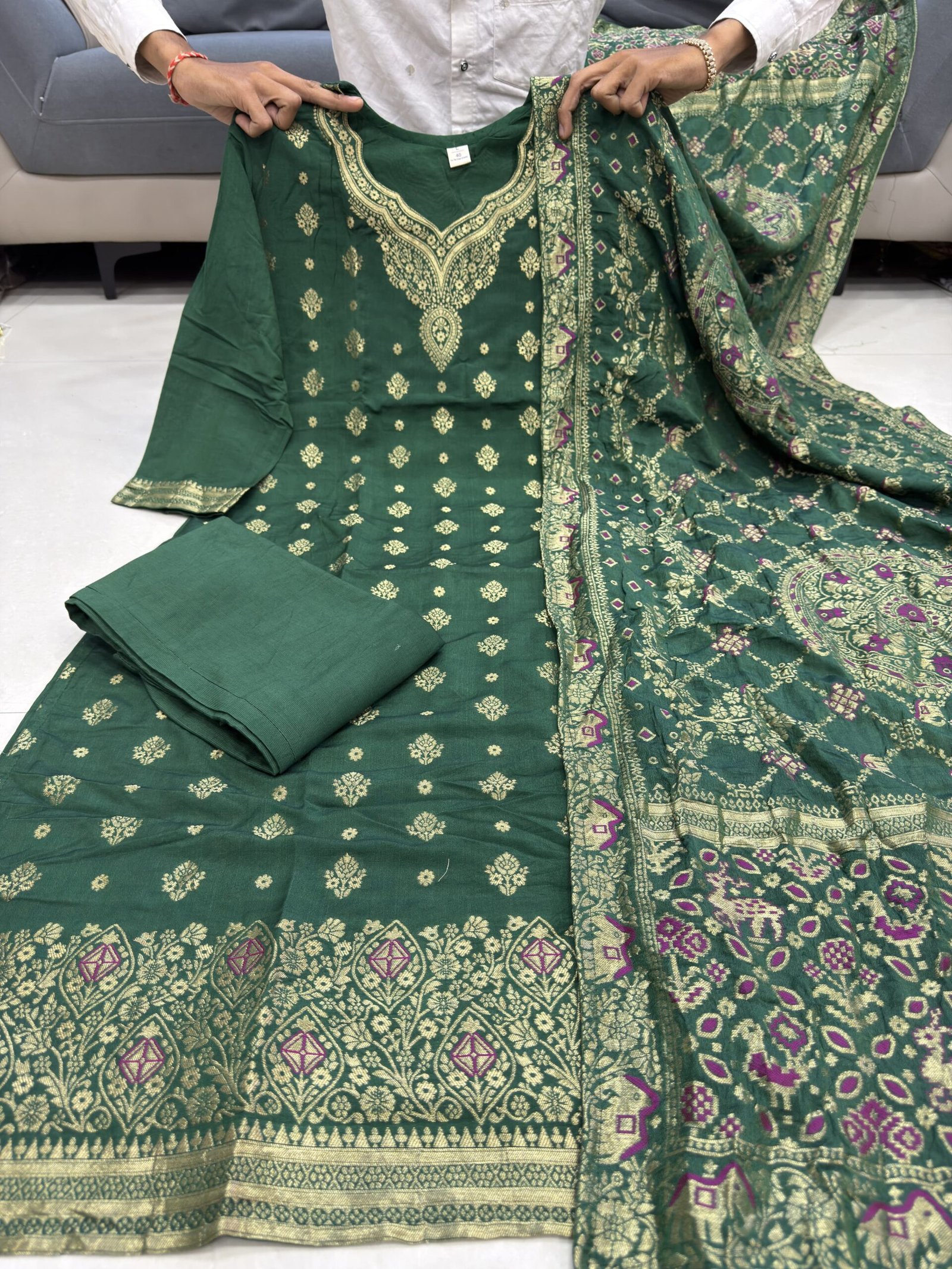 stitched Launching New Đěsigner Pure Banarasi Jequard Wiving Top With Pent & Dupatta Set - Image 2
