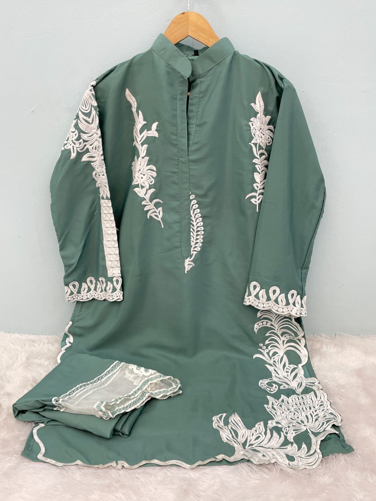 stitched Today We are Launching Exclusively Pakistani Ready Made Festive & Party Wear Collection ... - Image 2