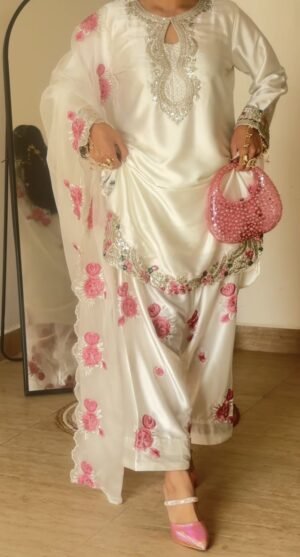 stitched Launching New  Đěsigner Party Wear Look top with farshi salwar