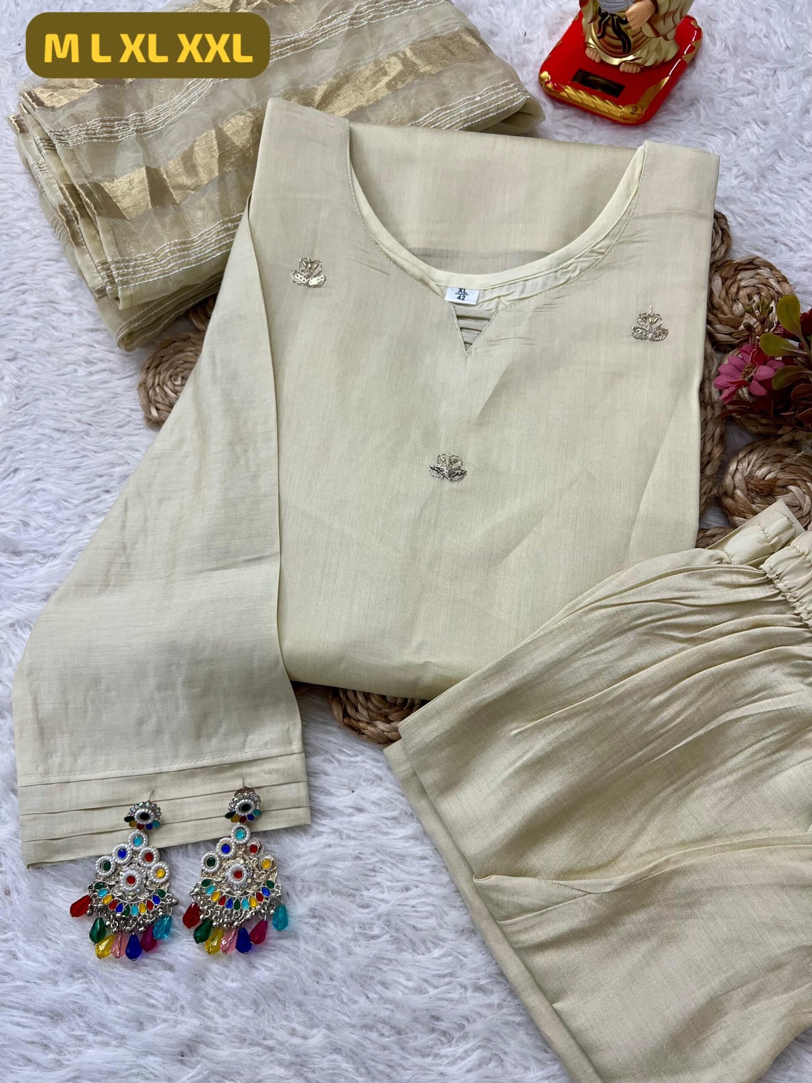 stitched Capture the elegance of tradition with this stunning stitched suit set, perfect for your next festive celebration or special gathering. - Image 4