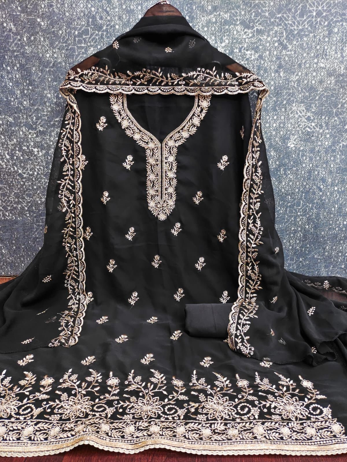 semi stitched ORIGINAL GEORGETTE WORK (2 MTR ) - Image 7