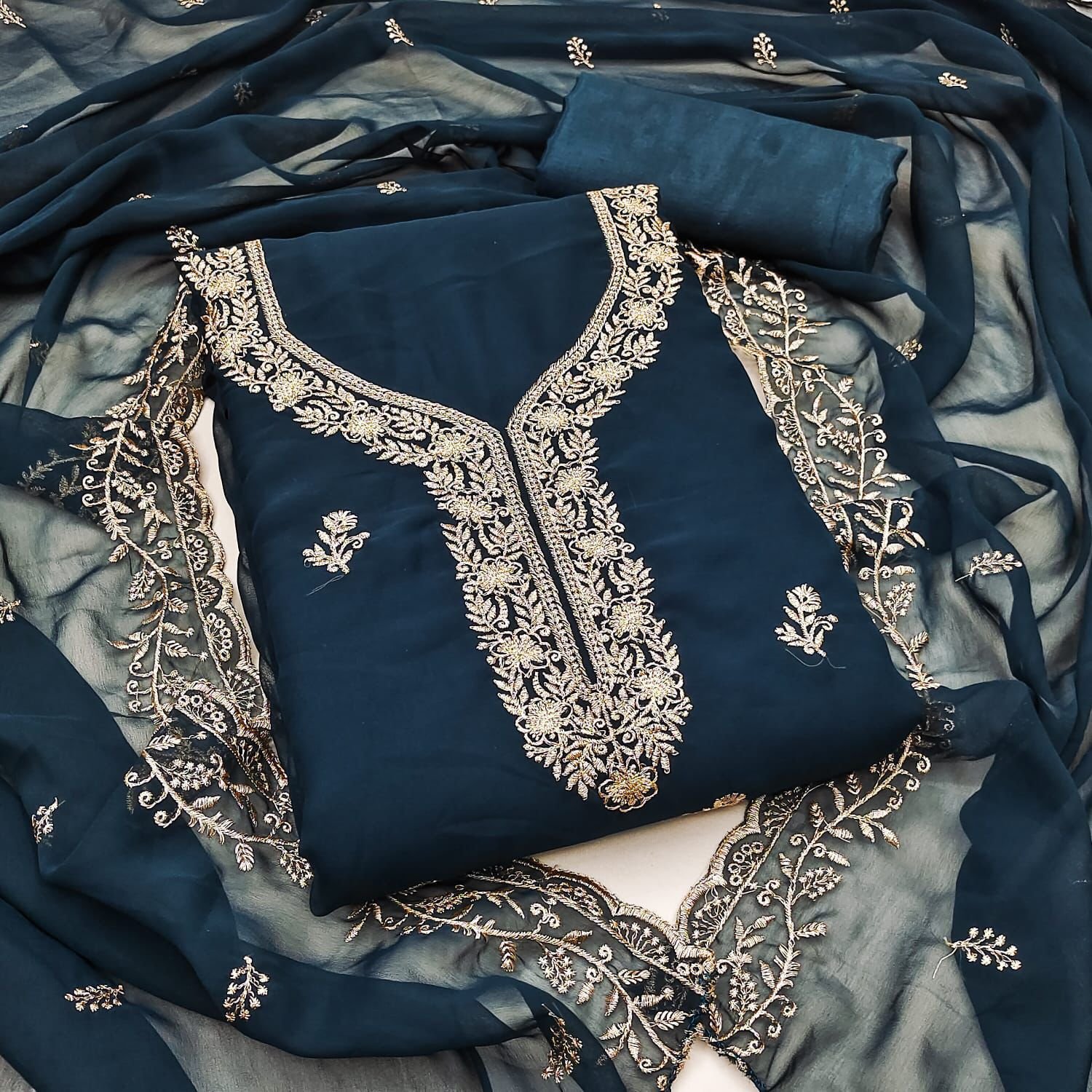 semi stitched ORIGINAL GEORGETTE WORK (2 MTR ) - Image 2