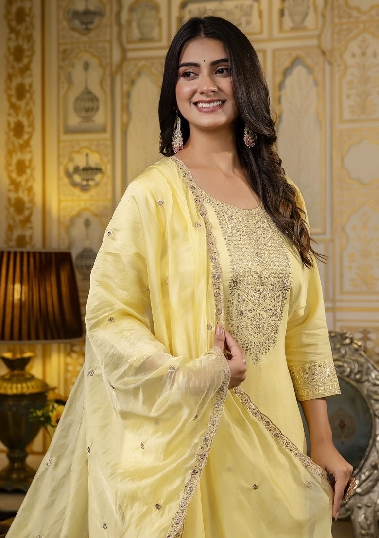 Lazuki fashion Present Gracefully modern, eternally classic — our Straight Kurti Pant Dupatta Set brings you the best of both worlds. Crafted for comfort and styled for versatility, it's a must-have for your summer wardrobe. - Image 2