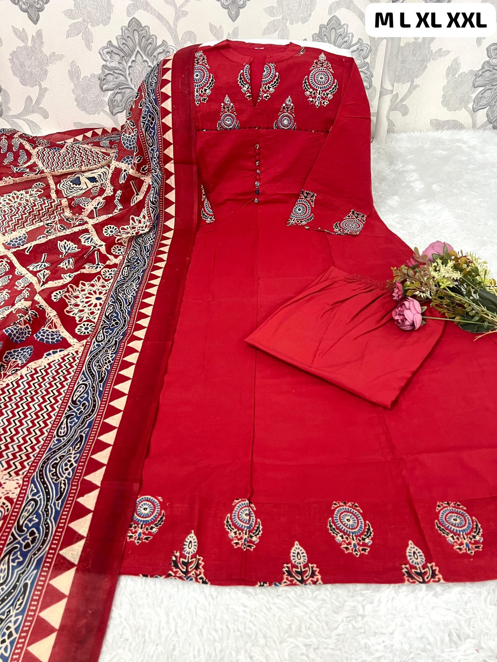 stitched Look straight out of a dreamy movie set as you turn around and walk in this elegant flaired suit ! The perfect of traditional wear* - Image 2