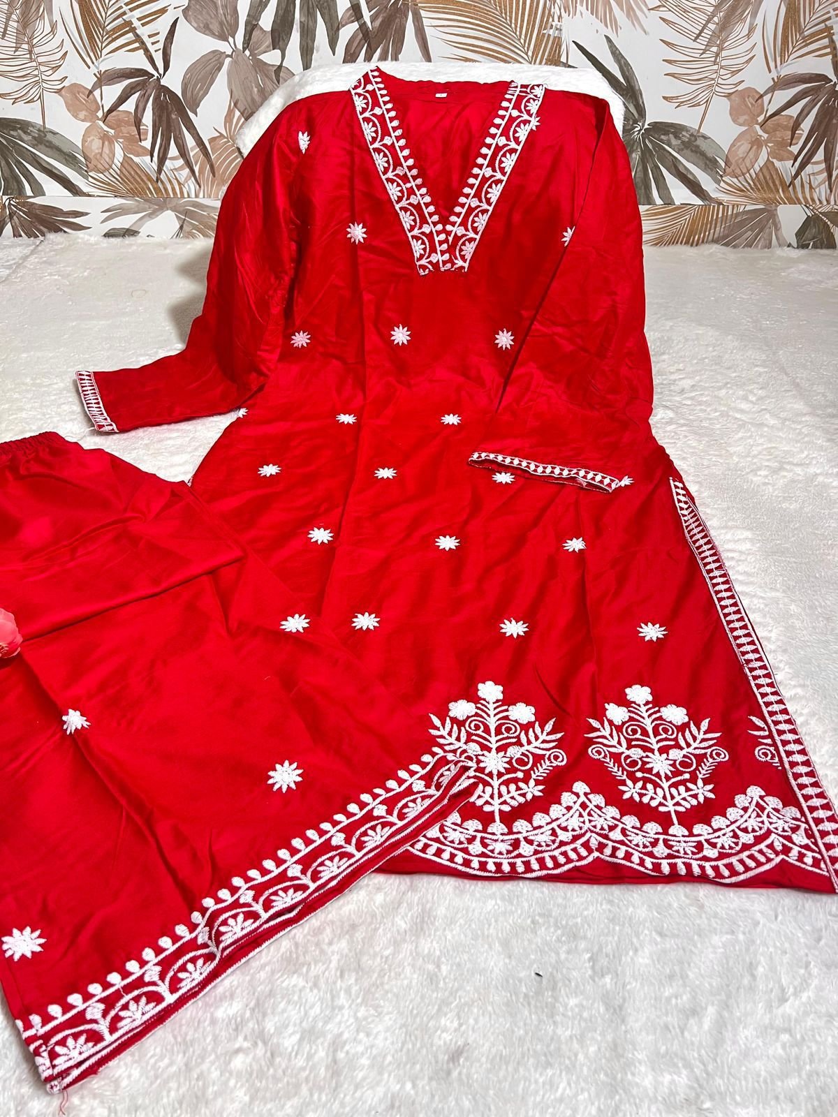 stitched LAKHNAVI CORCET ON DEMAND AK 1001 PURE REYON FABRIC WID LAKHNAVI STYLE WORK - Image 4