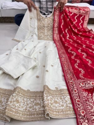 Alternative view of stitched Jashn-E-Bahaaraa Anarkali Flared Kurti Pant Dupatta Set  Code - Jasn-E-Bahara