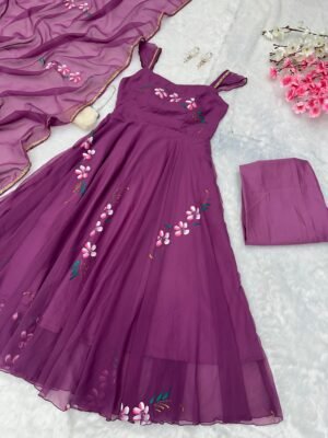 stitched With Ri8 Fashion Every women would be FLAME   You gonna love elegance with Modern touch ,Here we Presenting Exclusive Handpainted Real shoot design   Product code : AK :242