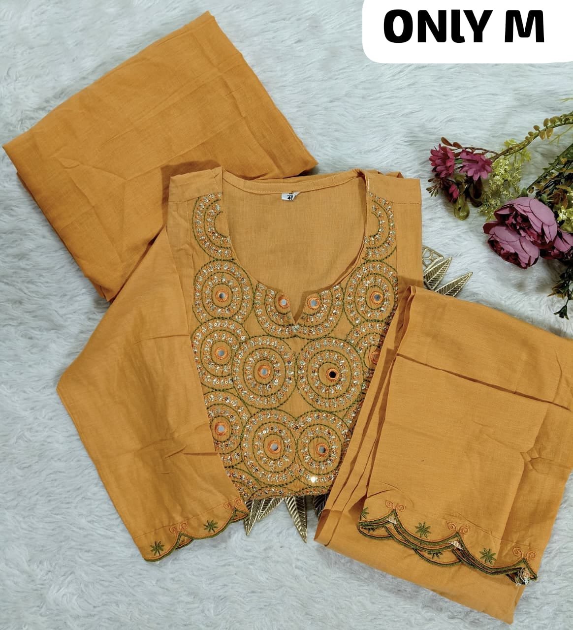 stitched Look straight out of a dreamy movie set as you turn around and walk in this elegant flaired suit ! The perfect of traditional wear - Image 3