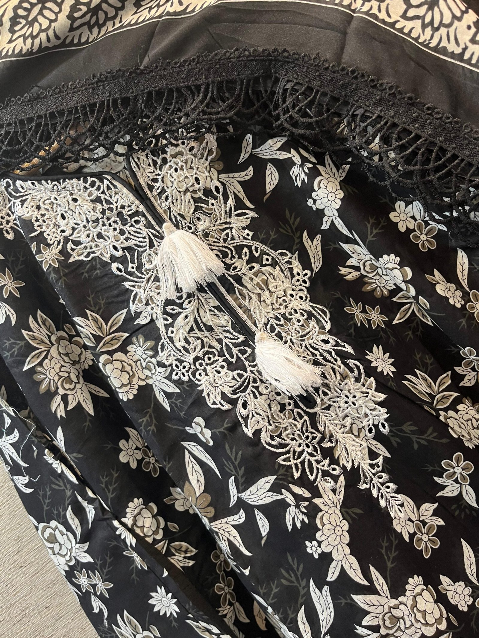 FULL STITCHED COTTON TOP WITH SELF EMBROIDERY ON NECK & DAMAN WITH FANCY TUSSELS, STYLING IN NECK, SLEEVES & DAMAN - Image 2