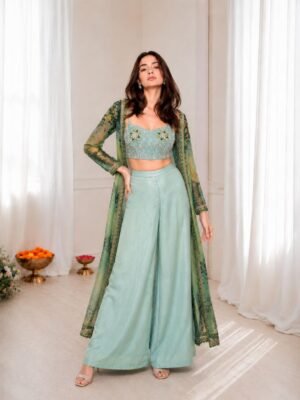 Get festive ready in our new three piece set with embroidery detailing.