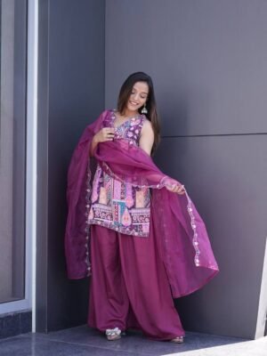 Step into elegance with our latest collection,. Crafted from premium modal sat in fabric, this kurti set offers a luxurious feel and graceful fall.