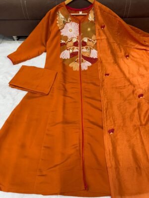 Alternative view of Introducing New 3 pcs set for party wear