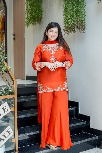 WOMEN'S PURE NATURAL CRAPE EMBROIDERED SARARA SET'S - Image 3