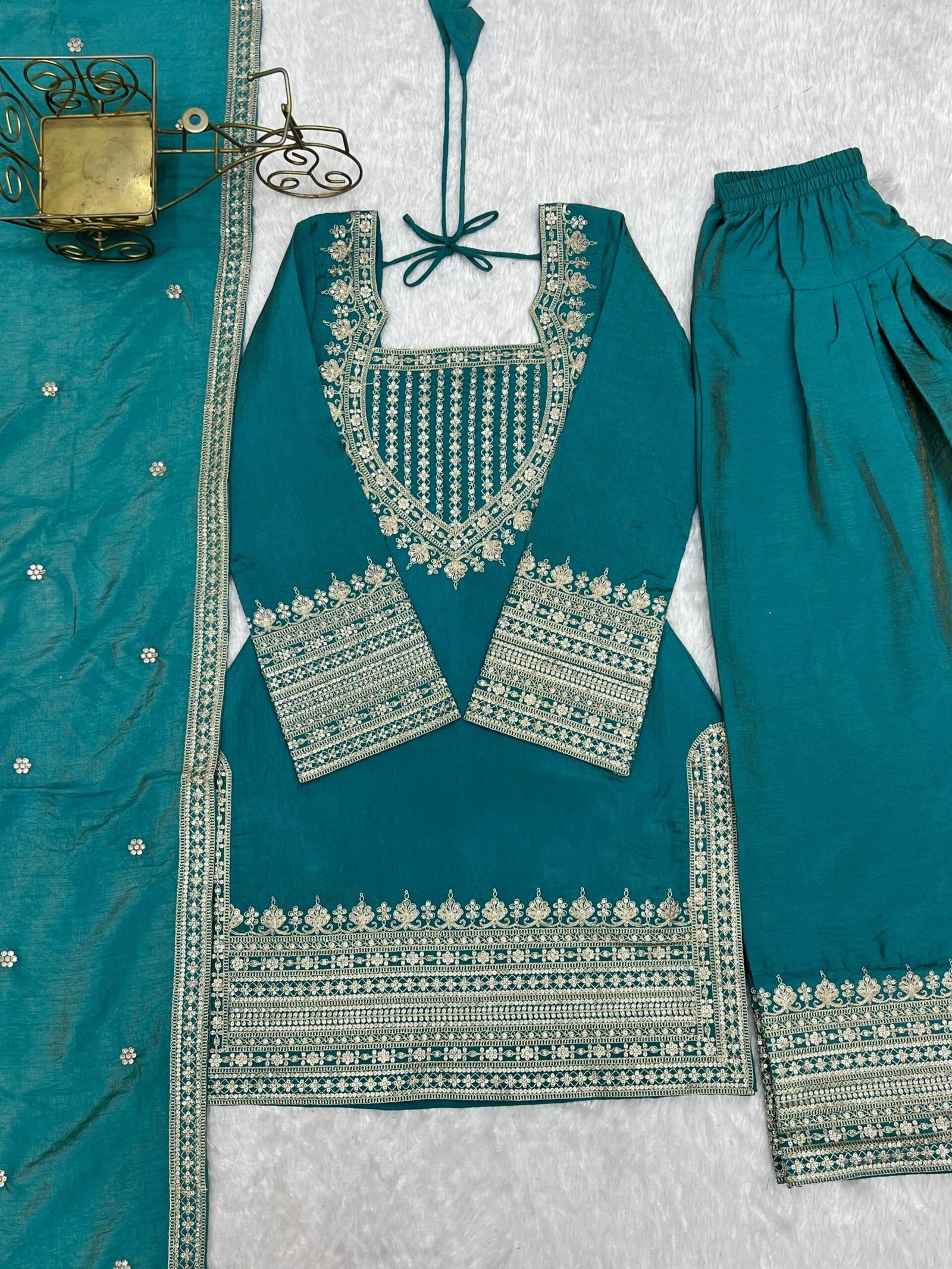 This colourfull & fresh look outfit is perfect for upcoming festivities and weddings which provides you more comfort and style - Image 2