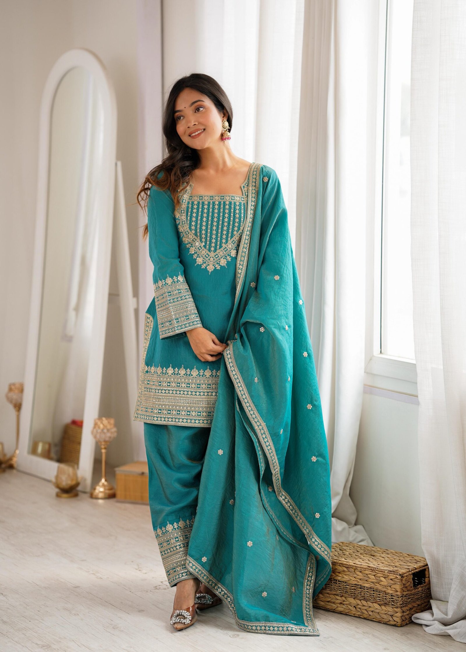 This colourfull & fresh look outfit is perfect for upcoming festivities and weddings which provides you more comfort and style
